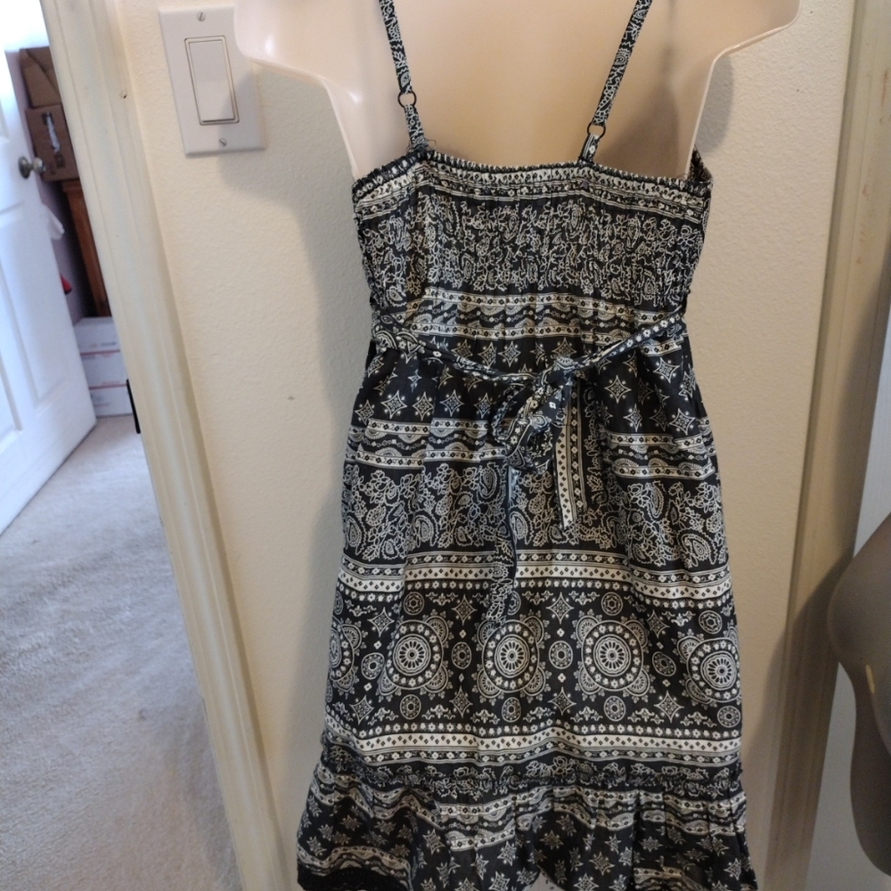 Dress - Picture 3 of 5